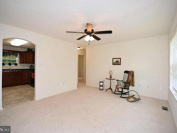 4th image of 21 Lilleigh Ct