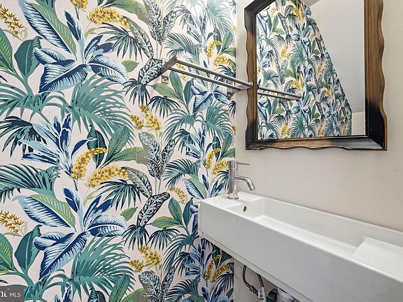 4th image of 707 15th St NE