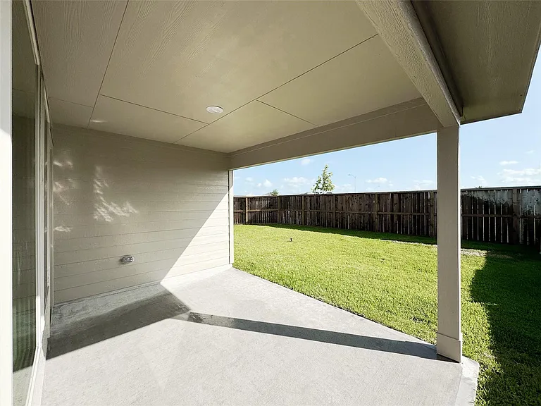 1634 Blue Cypress Dr — Photo 23