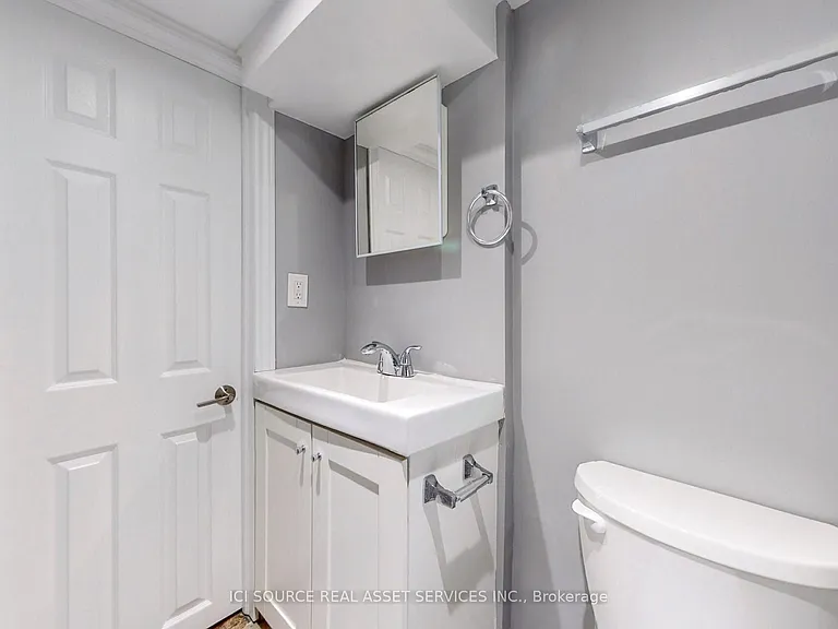 8 Davies Cres #LOWER — Photo 6