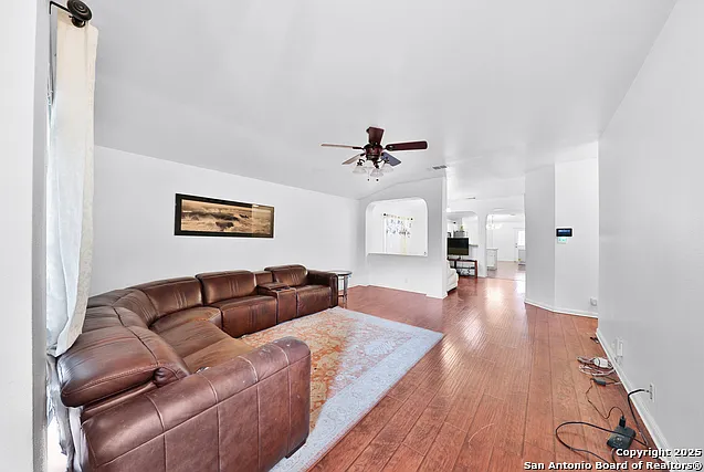 1427 Diamond Blf — Photo 7