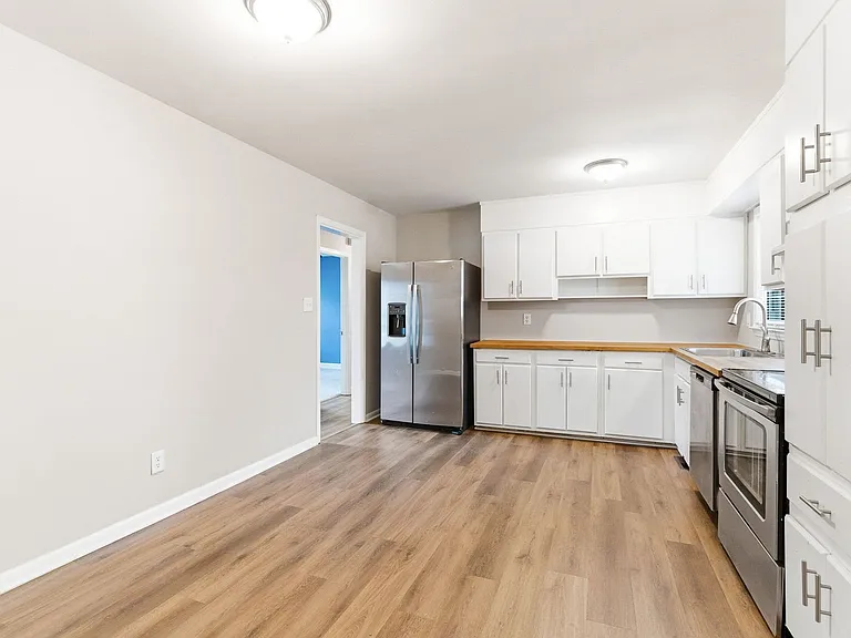 1456 London Dr — Photo 17
