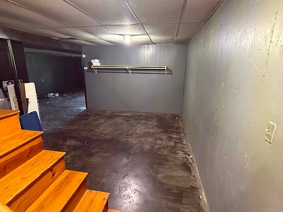 4th image of 724 Lexington Ave
