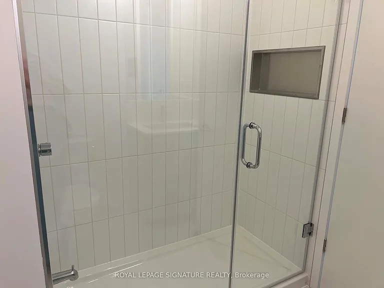 10 Oak St #2210 — Photo 7