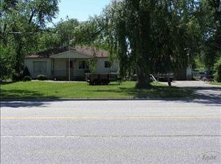 306 S Elms Rd, Flushing, MI 48433