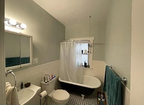 5th image of 369 Linden Ave #3