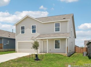 112 Avena Grv, Floresville, TX 78114