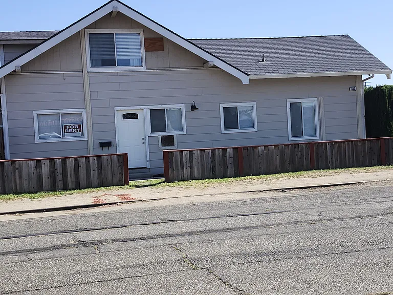 402 S Laurel St — Photo 15