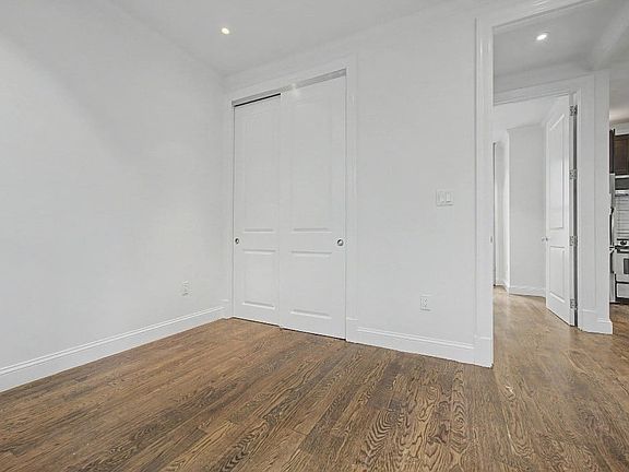 5th image of 362 11th St APT 2