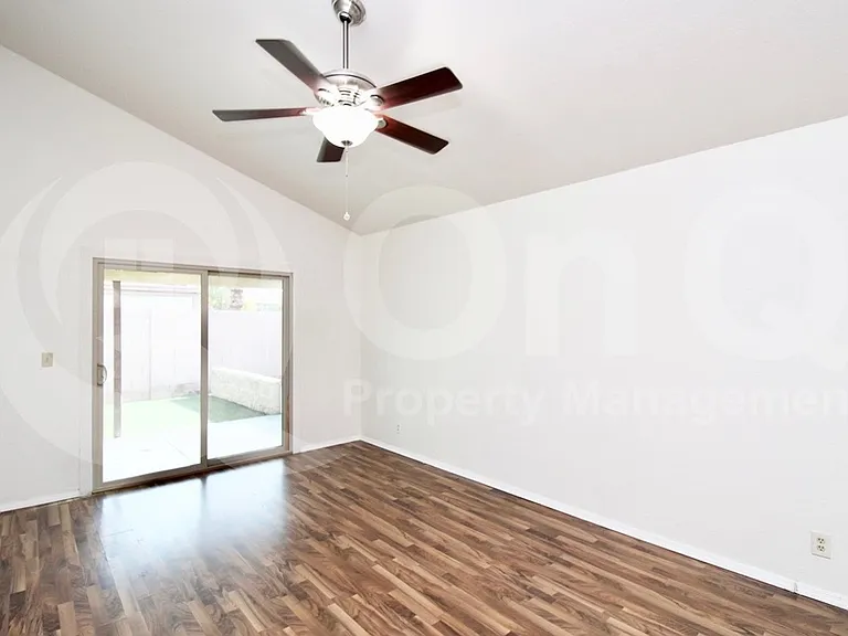 3453 N Seneca Ct — Photo 5