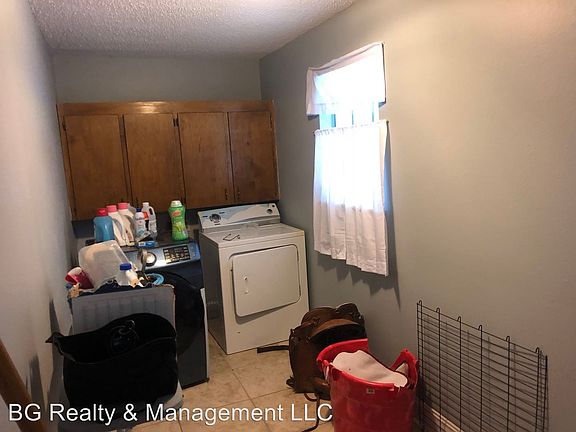 3rd image of 421 Breton Dr