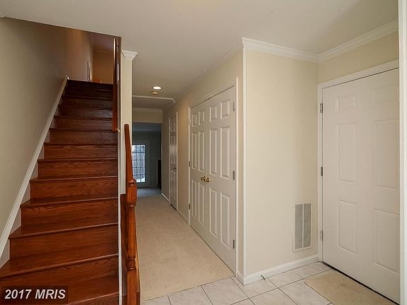 3rd image of 2944 Oakborough Sq