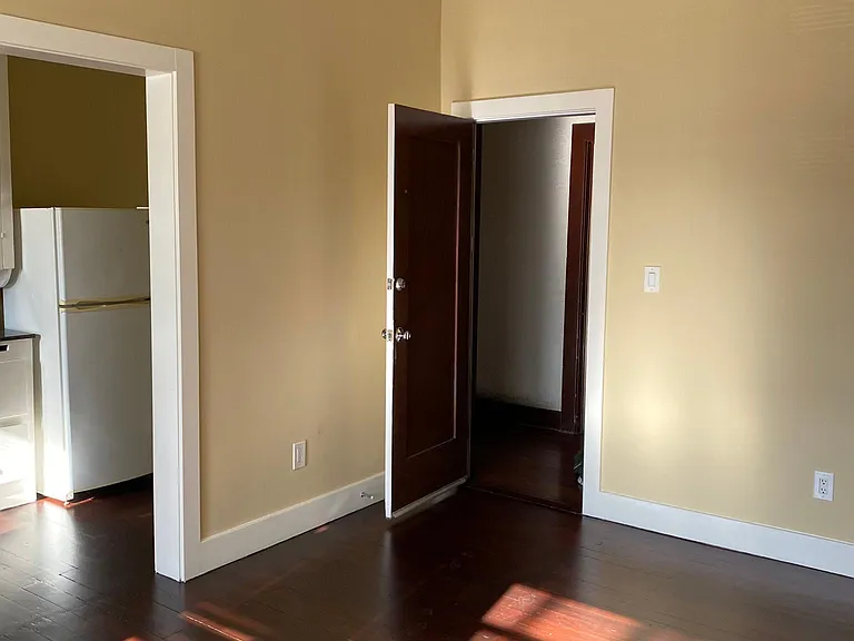 4525 Fountain Ave #105 — Photo 9