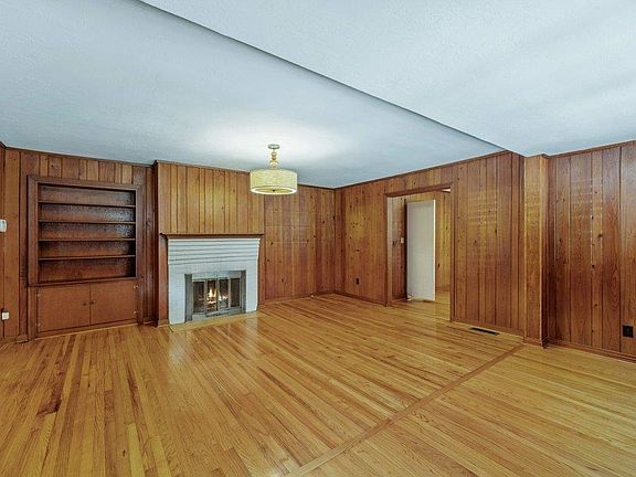5th image of 1142 Old Fort Dr