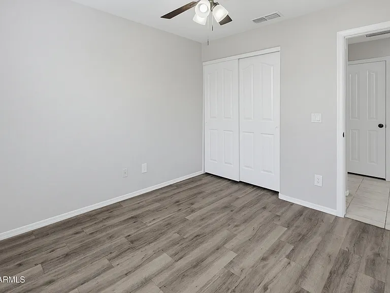 543 W Grovers Ave — Photo 20
