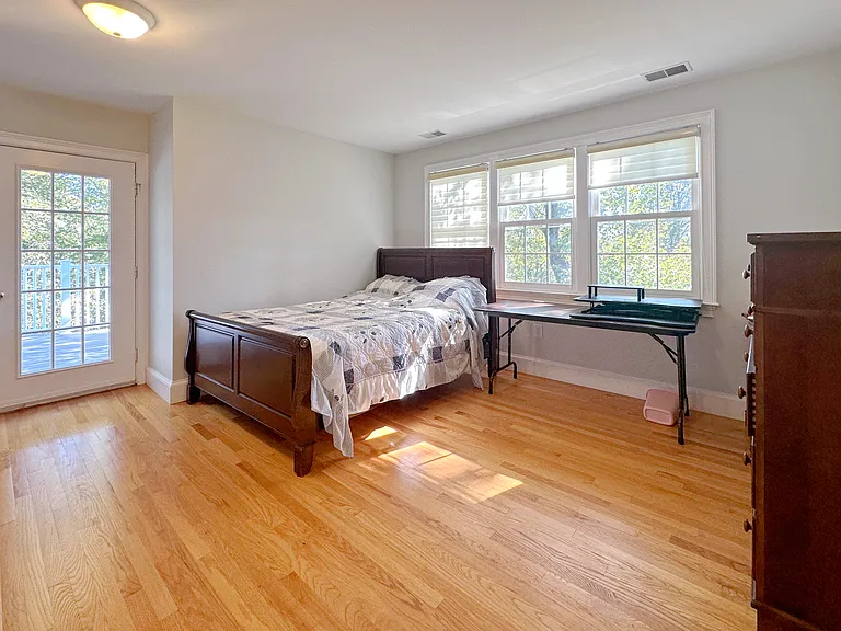 11 Oakland St — Photo 38