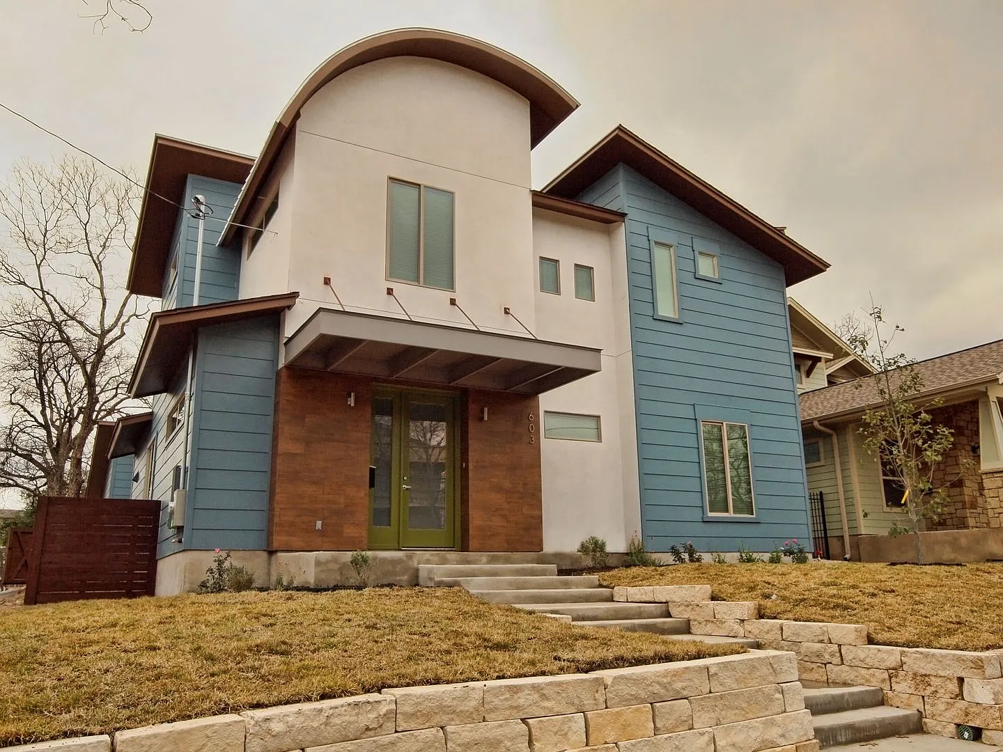 603 W 30th Street — Photo 3