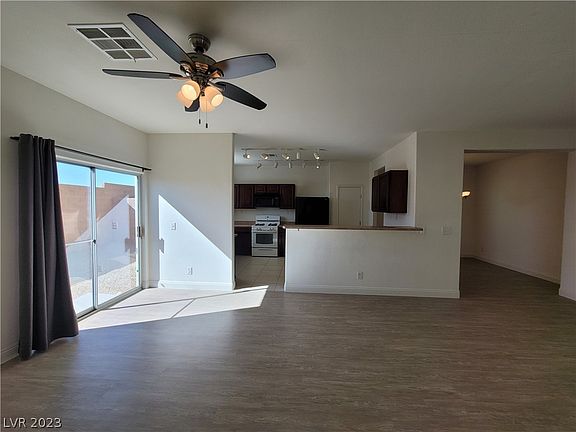 4th image of 9327 Winebrook Ave #0