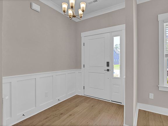 2nd image of 1036 Peace St