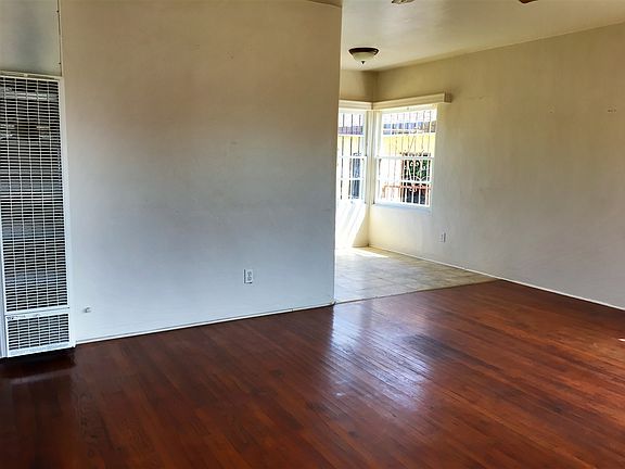 4th image of 4412 Keeler Ave