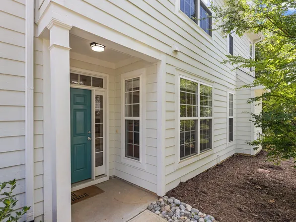 802 Bartlett Cir, Hillsborough, NC 27278