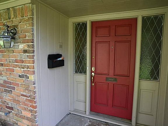 2nd image of 8115 Glenloch Dr