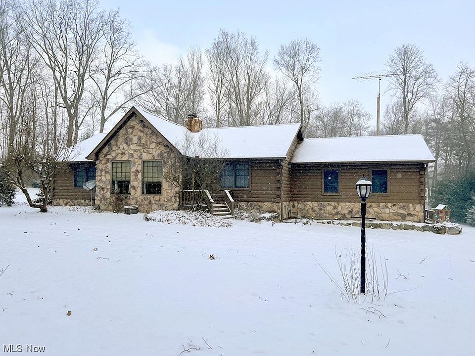 1st image of 42892 Woodvale Ln