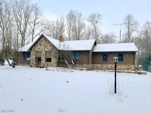 42892 Woodvale Ln, Columbiana, OH 44408