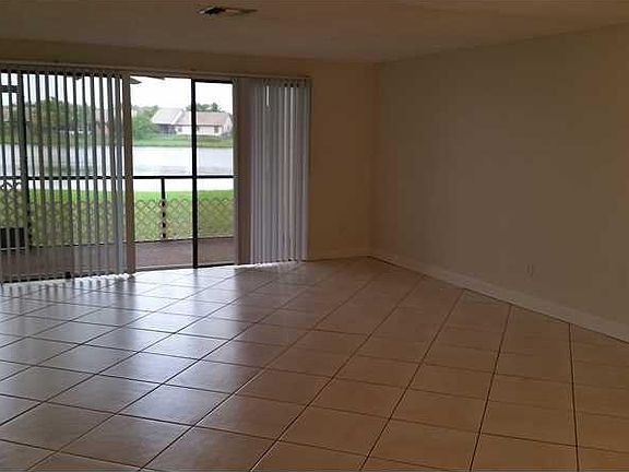 4th image of 4725 NW 90th Ave