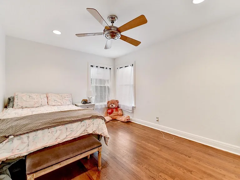 2319 Pruett St — Photo 19