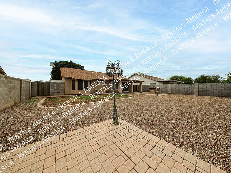 2292 E Remington Pl — Photo 30