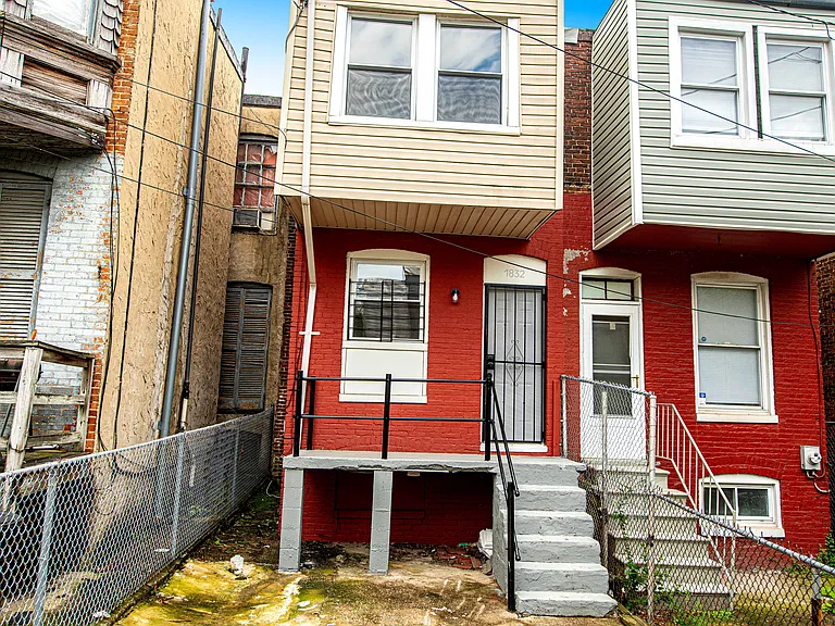 1832 Harlem Ave — Photo 18