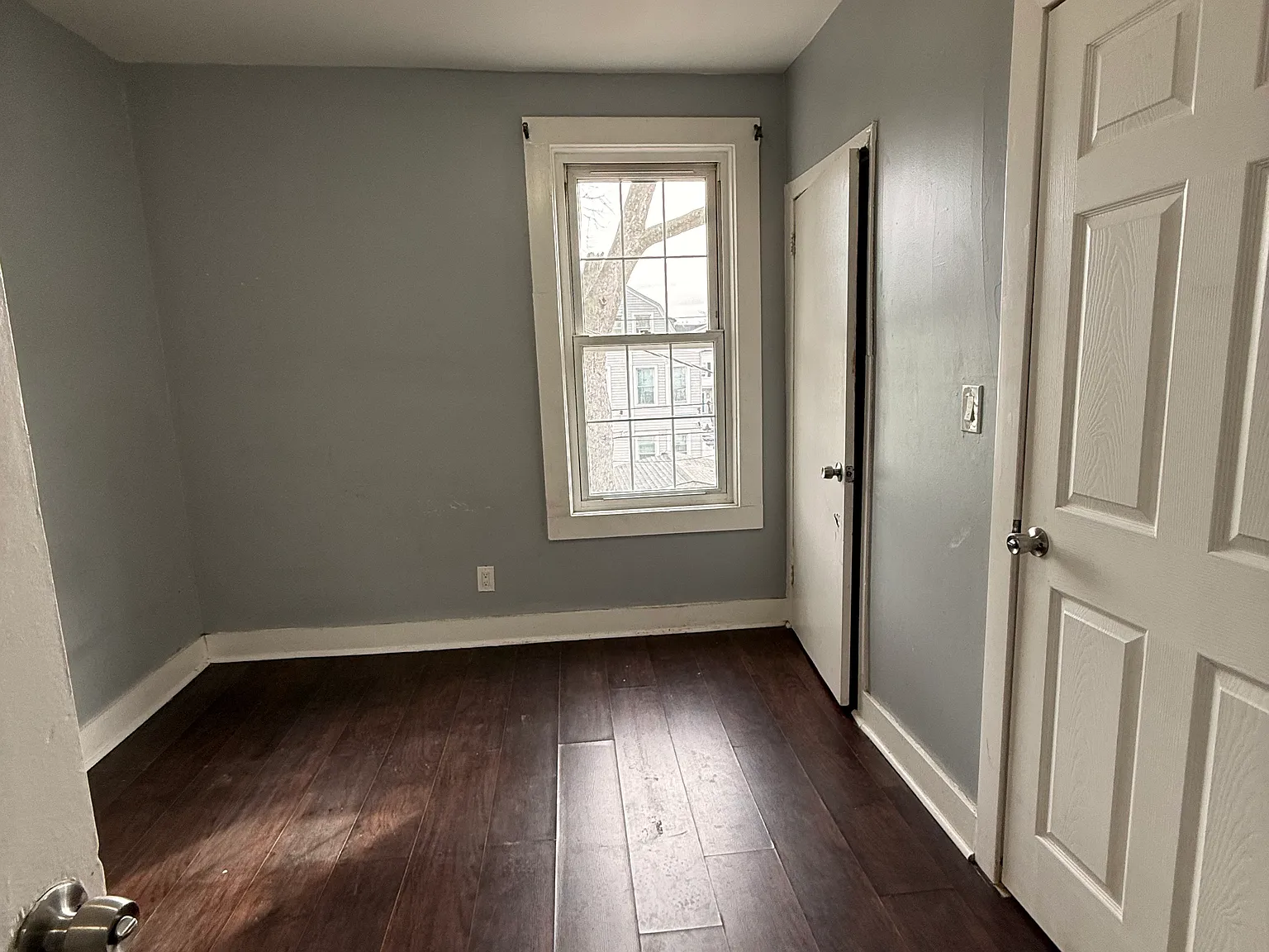 3 bed, $2,100 — Photo 2