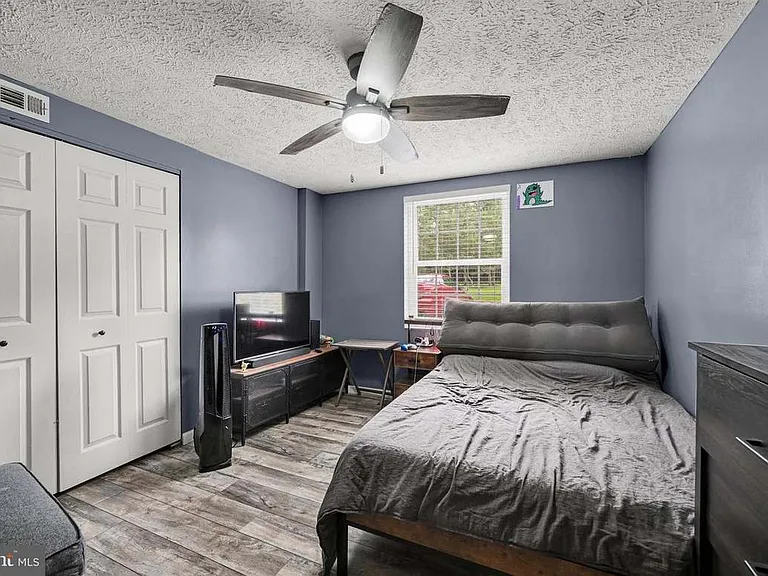 300 Long Cove Ln — Photo 14