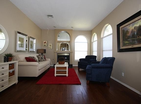 2nd image of 8814 Corona Ave NE