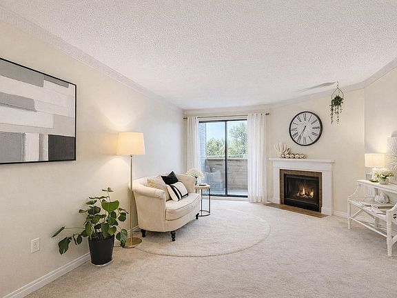 3rd image of 615 North Rd #312