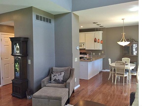 4th image of 143 Stratford Ln #1