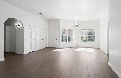 8735 Palomar Ave NE — Photo 3