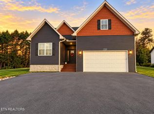 1518 Broad River Ln, Sevierville, TN 37876