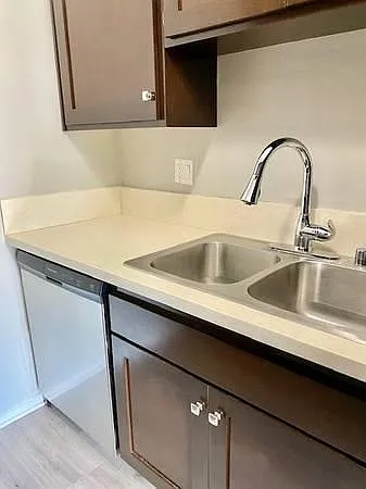 501 Magnolia St #210 — Photo 3