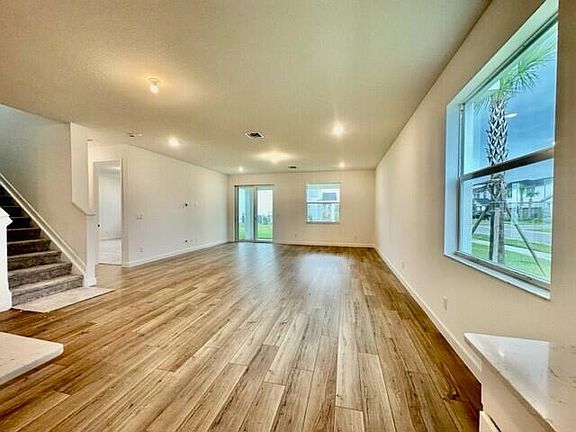 4th image of 19007 Broad Shore Walk