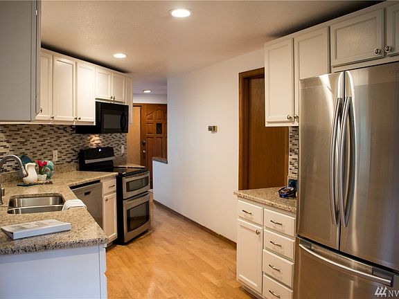 5th image of 11730 Brian Ln NW