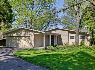 200 Sharon Dr, Barrington, IL 60010