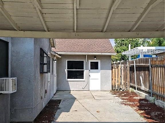 3rd image of 27338 Foster Ave