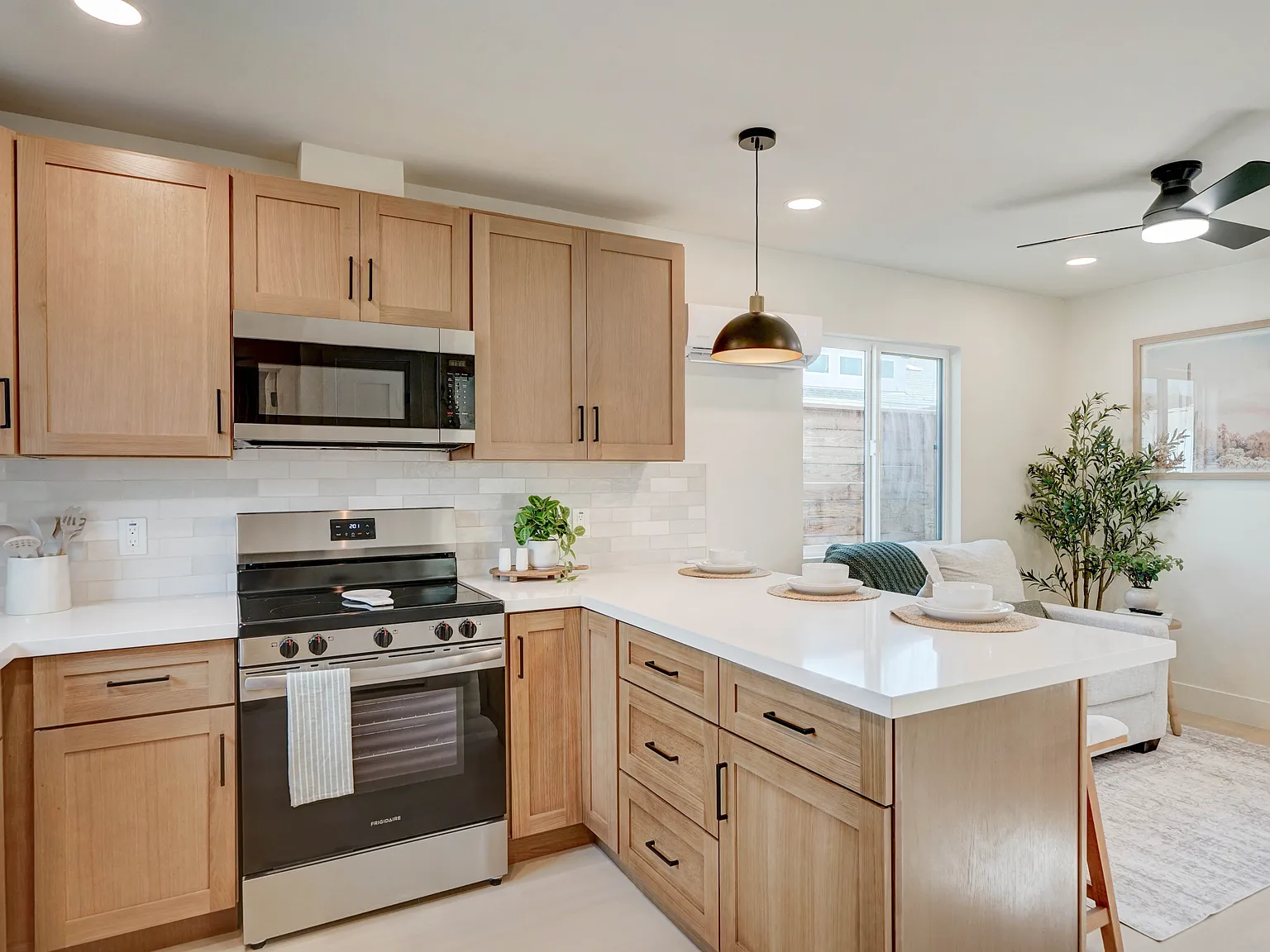1 bed, 400 sqft, $2,000 — Photo 1