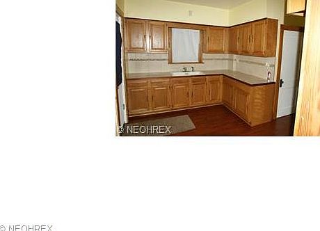 2nd image of 2731 Lincoln Way W
