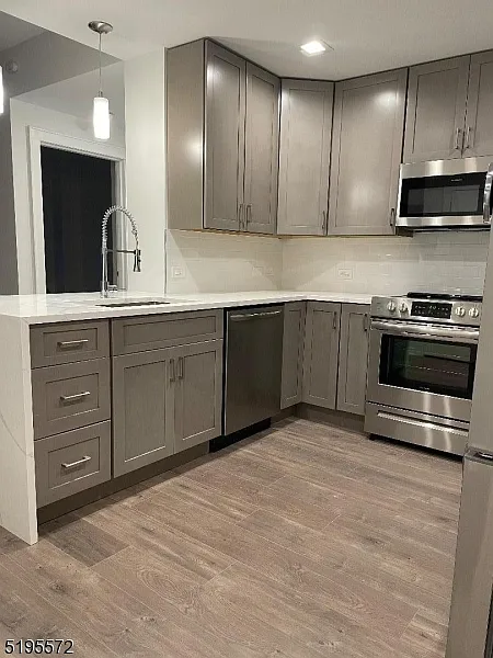 2 bed, 2.0 bath, $2,850 — Photo 4