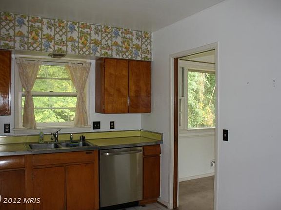 5th image of 1929 Beaver Ln