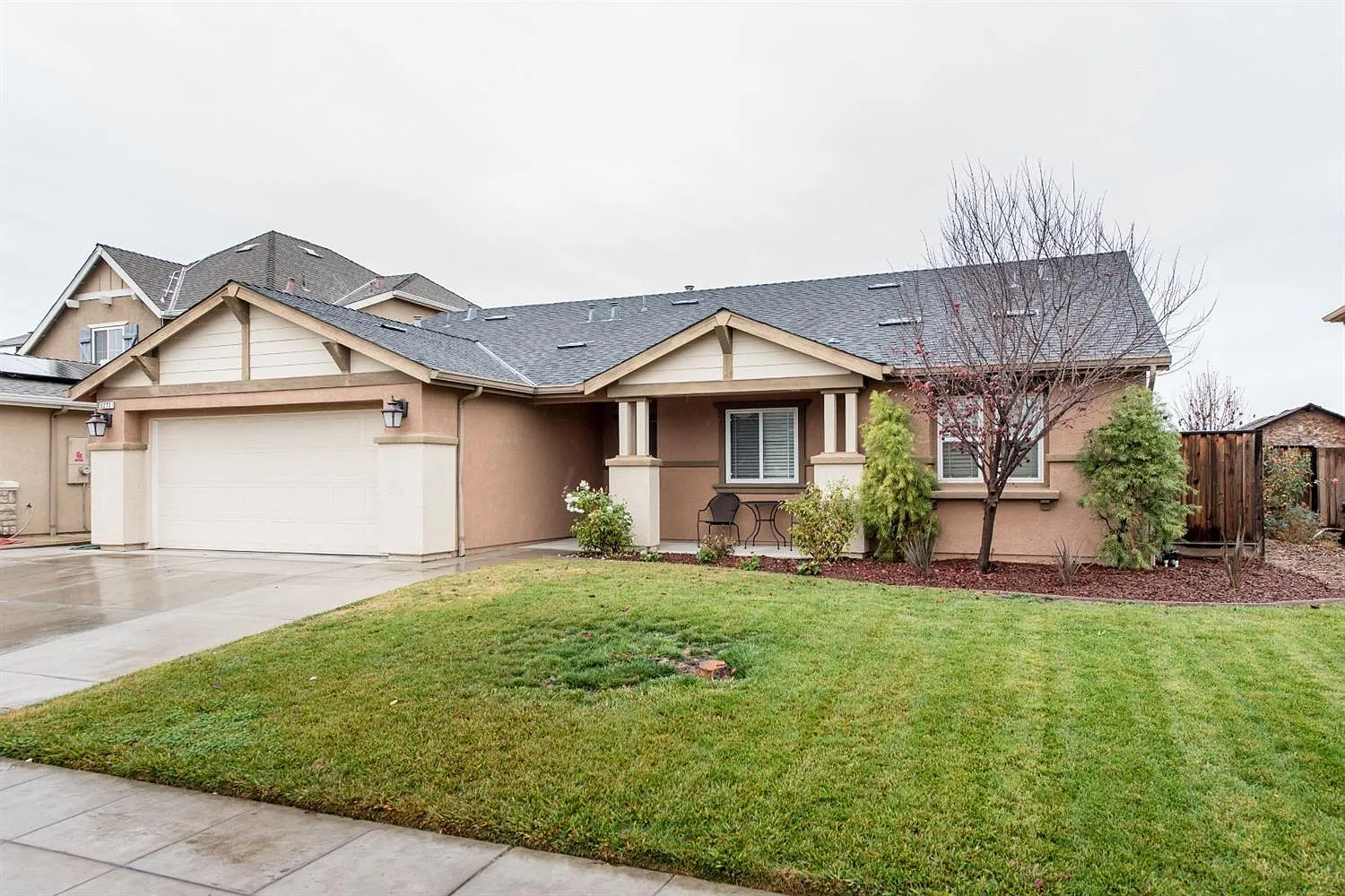 5273 E Geary St photo 1