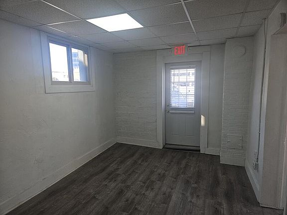 3rd image of 445 Broad St